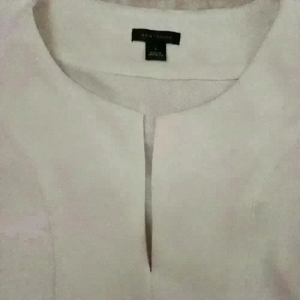 🌻ANN TAYLOR TOP - Picture 2 of 3